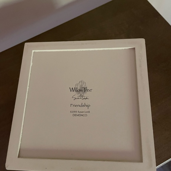 Willow Tree “Friendship” Keepsake Box - Picture 3 of 5